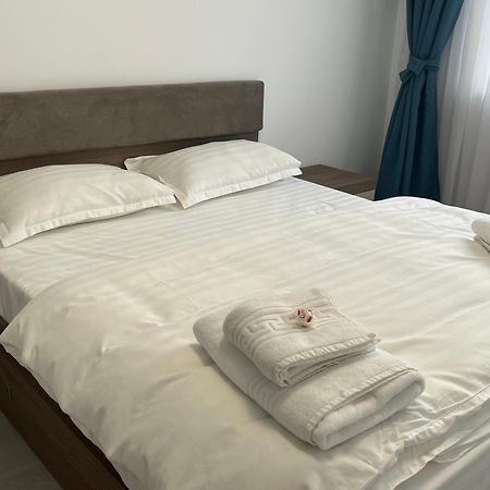 Royal Blue Property Oradea Εξωτερικό φωτογραφία