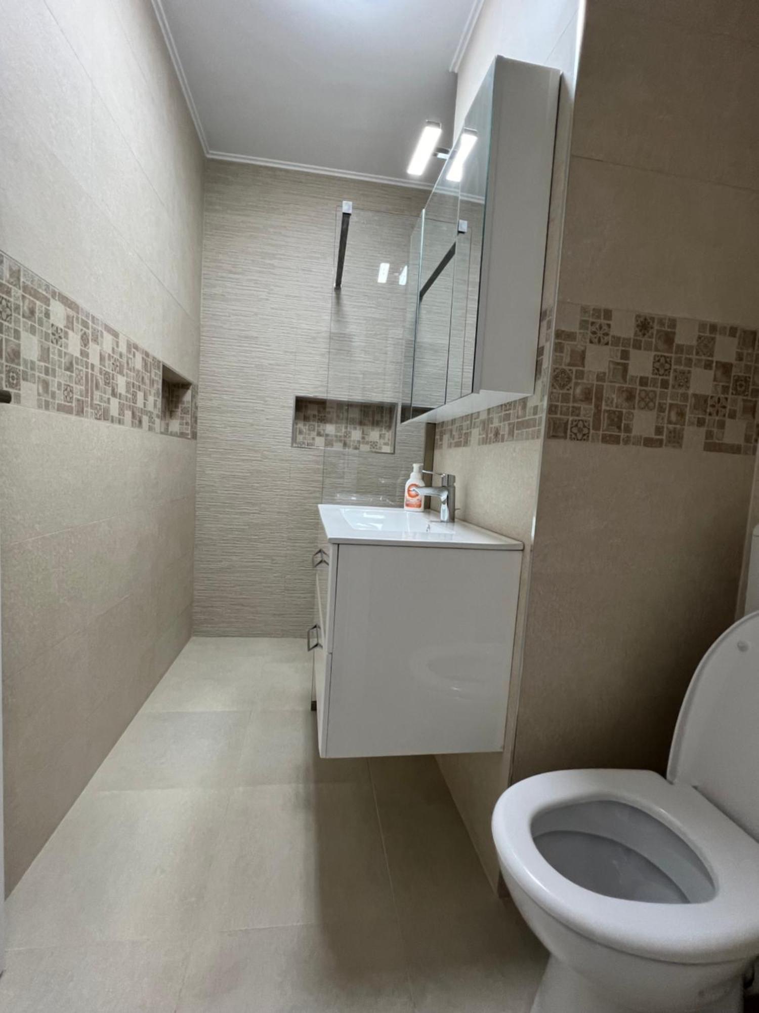 Royal Blue Property Oradea Εξωτερικό φωτογραφία