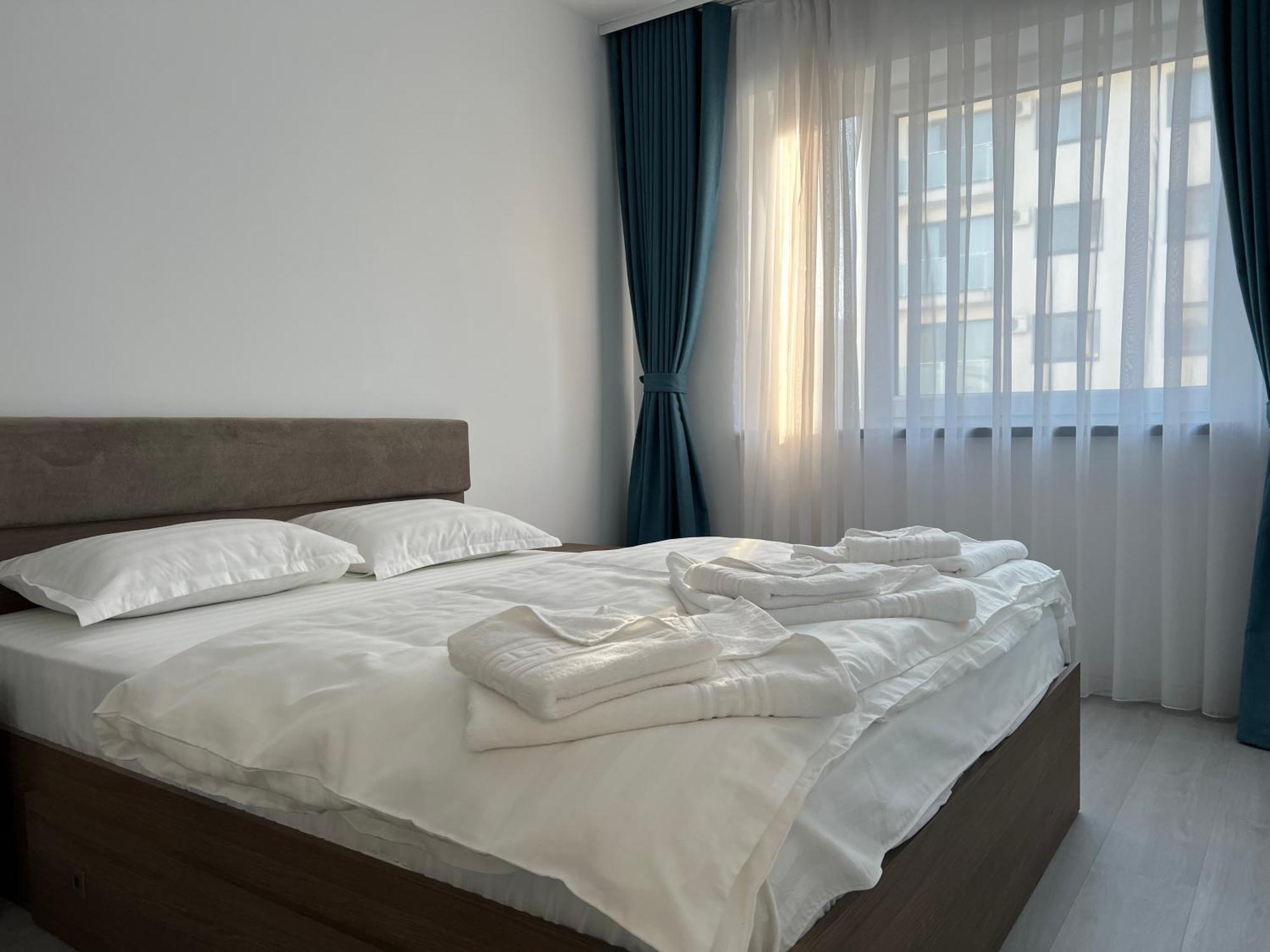 Royal Blue Property Oradea Εξωτερικό φωτογραφία